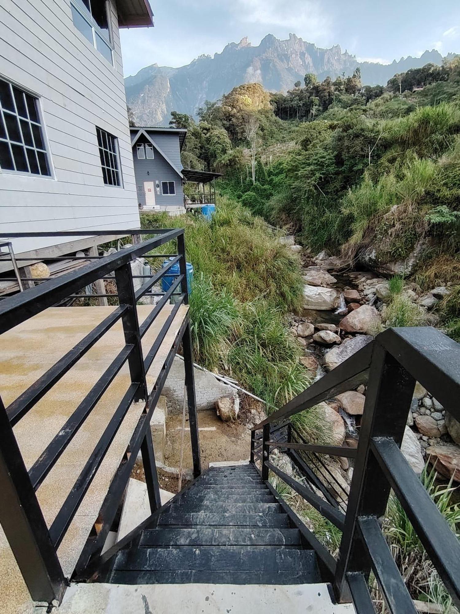 D'maro Hut Mesilou Holiday home