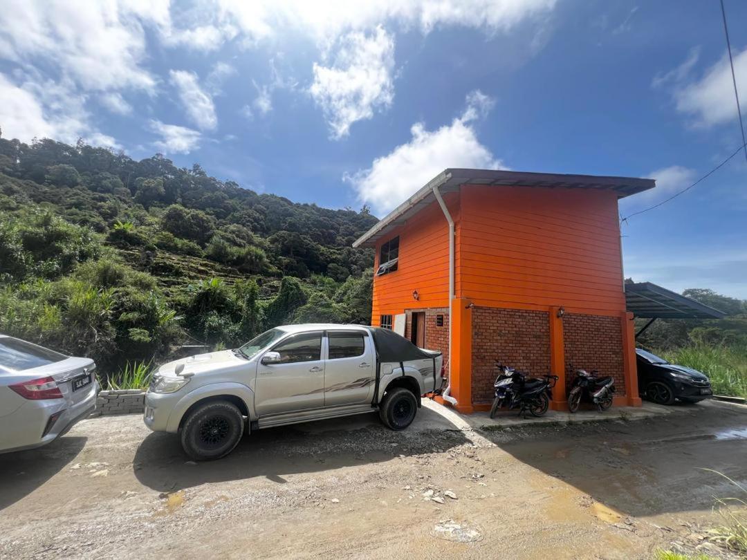 D'maro Hut Mesilou